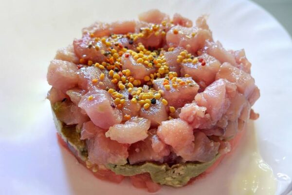 Tartar de atún con polen fresco Tartar de atún con polen fresco